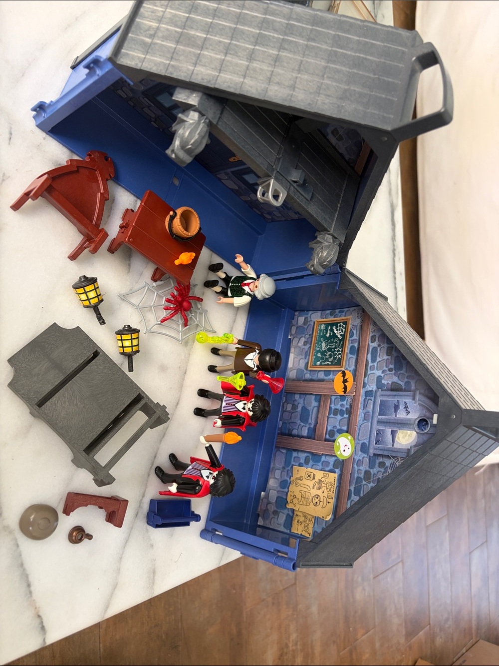 Playmobil Halloween haunted house place set
